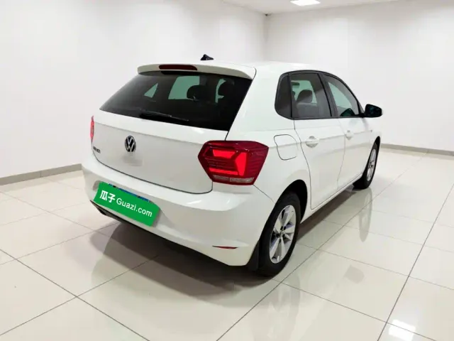 Volkswagen Polo — Фото автомобиля 6