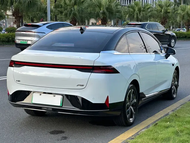 Xpeng P5 — Фото автомобиля 3
