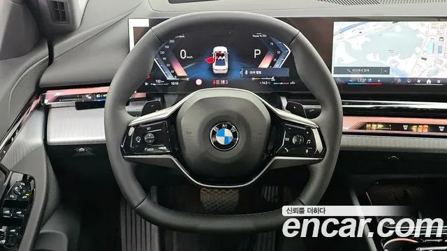 BMW 5 Series G60 — Фото автомобиля 19