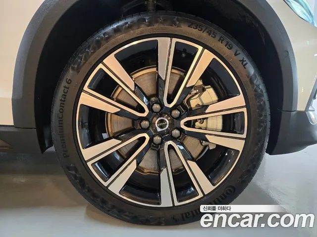 Volvo V60 — Фото автомобиля 8