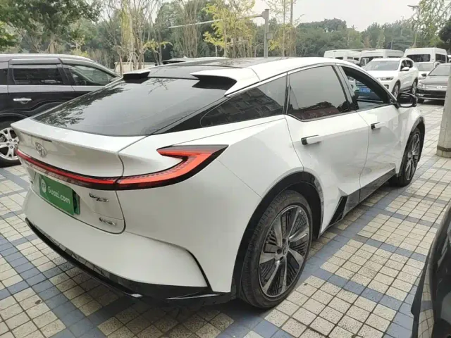 Toyota bZ5 — Фото автомобиля 6