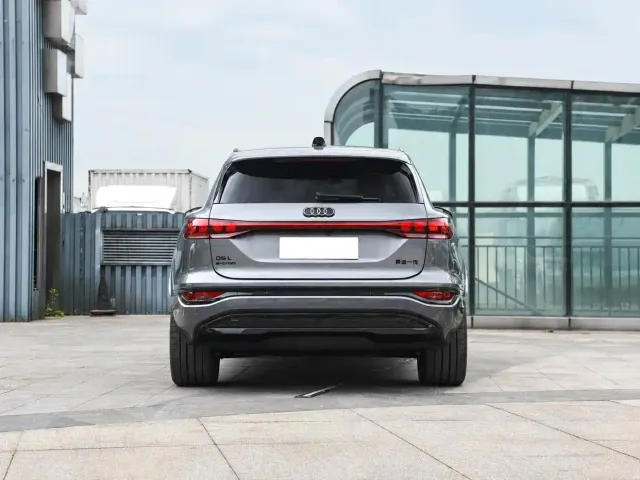 Audi Q6L e-tron — Фото автомобиля 5