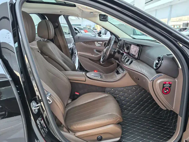 Mercedes-Benz E-Class — Фото автомобиля 12
