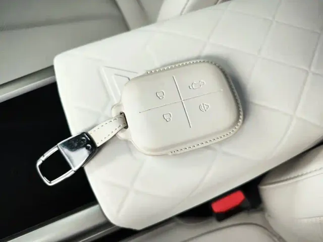 iCAR V23 — Фото автомобиля 8