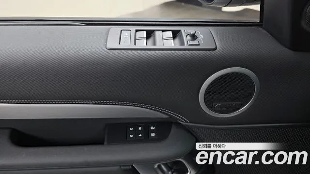 Land Rover Discovery — Фото автомобиля 30