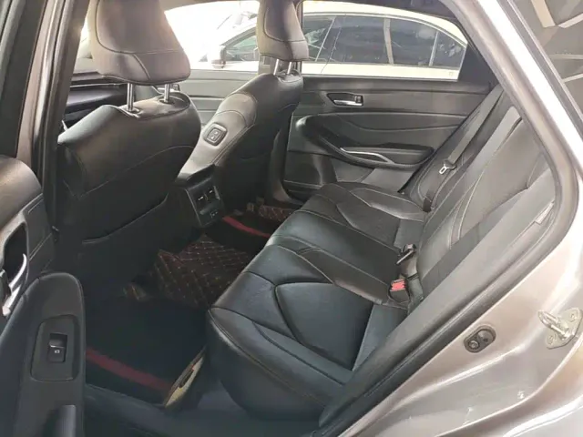 Toyota Avalon — Фото автомобиля 16
