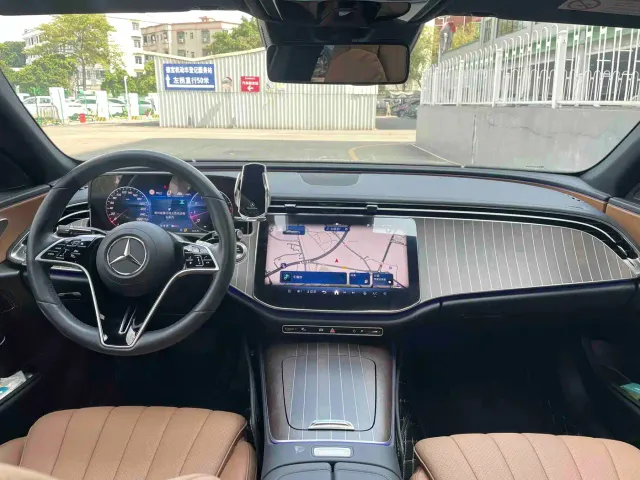 Mercedes-Benz E-Class — Фото автомобиля 5