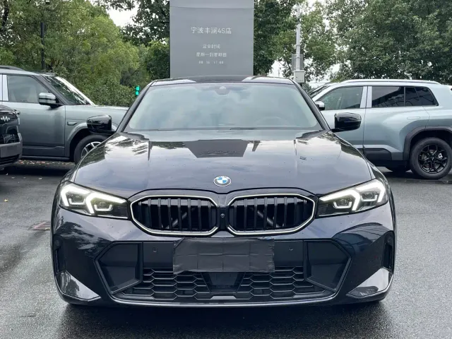 BMW 3 Series — Фото автомобиля 2