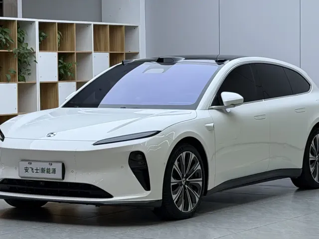Фотография автомобиля — Nio ET5 Touring