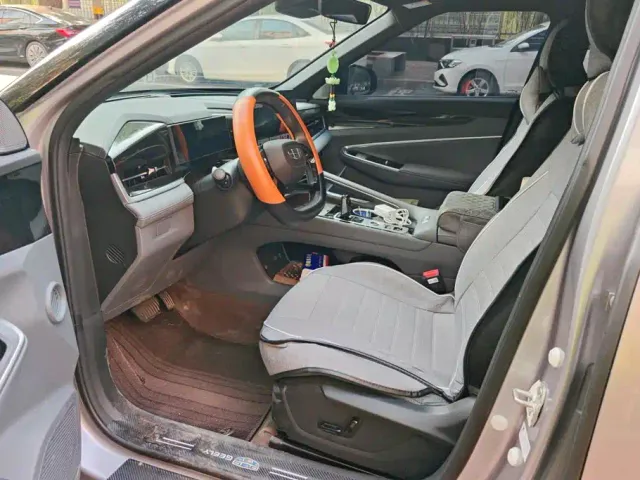 Geely Boyue — Фото автомобиля 9