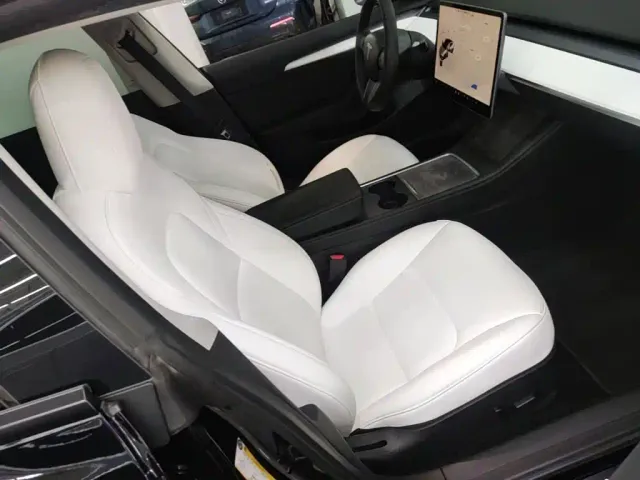 Tesla Model 3 — Фото автомобиля 24