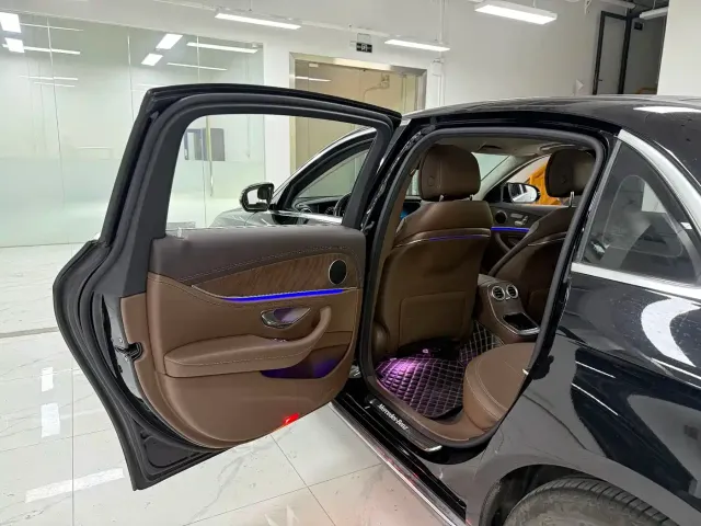Mercedes-Benz E-Class — Фото автомобиля 12