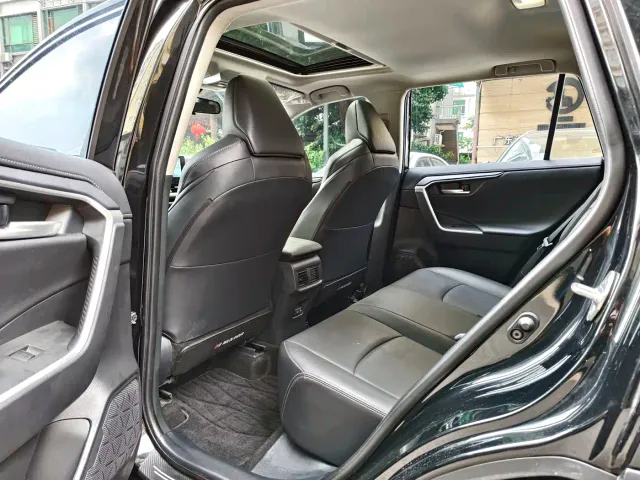 Toyota Wildlander — Фото автомобиля 6