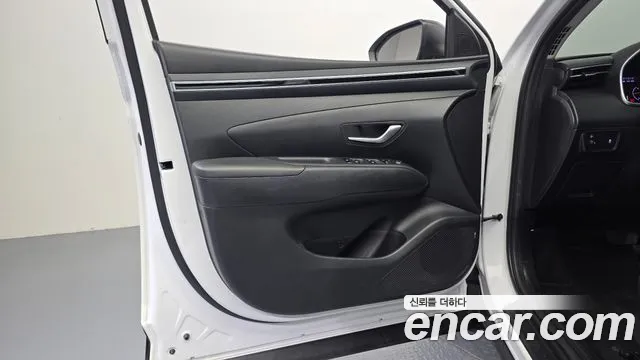 Hyundai Tucson Tucson (NX4) Дизель 2.0 4WD — Фото автомобиля 24
