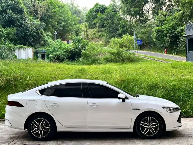 BYD Qin PLUS — Фото автомобиля 14