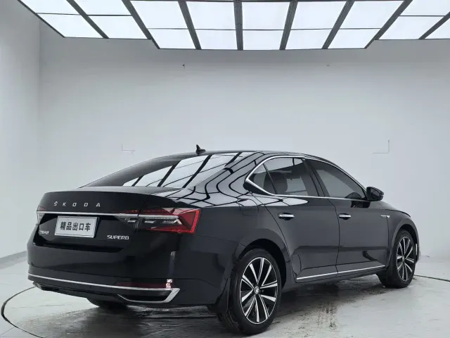 Skoda Superb — Фото автомобиля 4