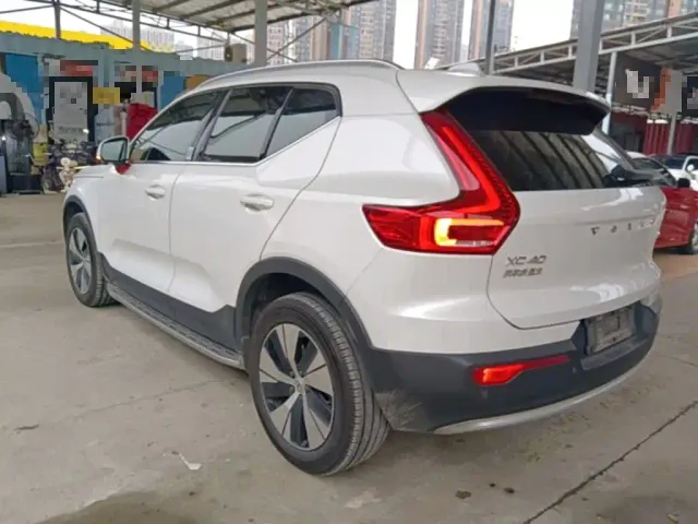 Volvo XC40 — Фото автомобиля 22