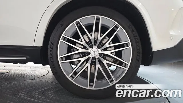 Mercedes-Benz GLE-Class — Фото автомобиля 18