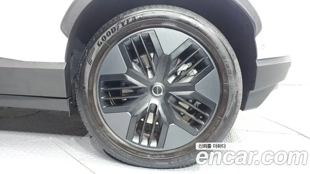 Volvo EX30 Cross Country — Фото автомобиля 20