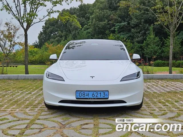 Tesla Model 3 — Фото автомобиля 3