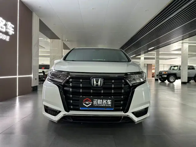 Honda Elysion — Фото автомобиля 2