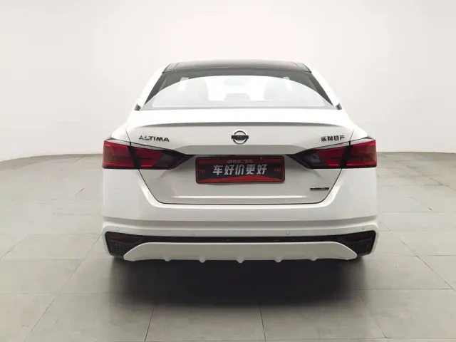 Nissan Teana — Фото автомобиля 4