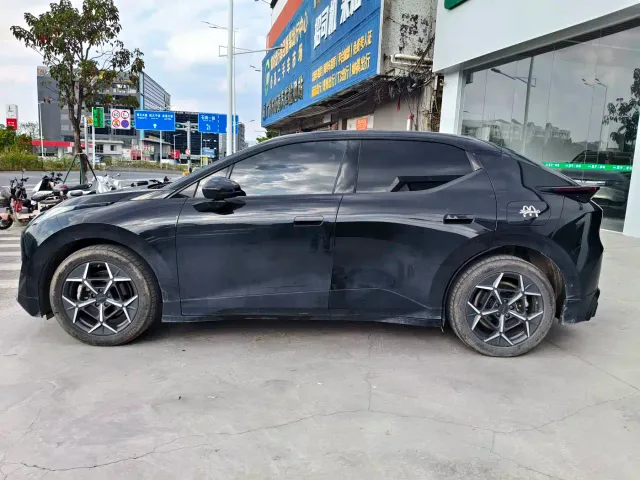 Lynk & Co Z20 — Фото автомобиля 6