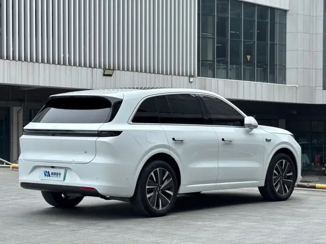 Li Auto L6 — Фото автомобиля 6
