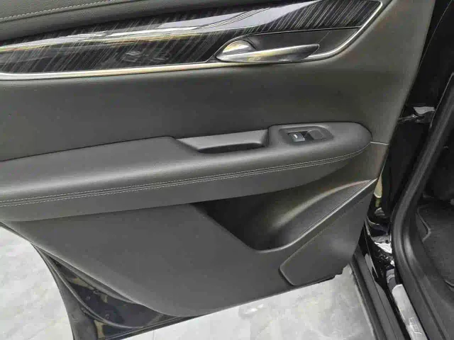 Cadillac XT6 — Фото автомобиля 12