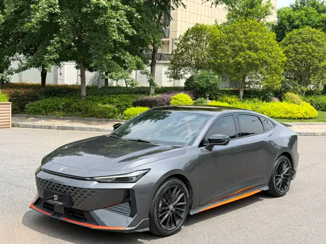 Фотография автомобиля — Changan UNI-V