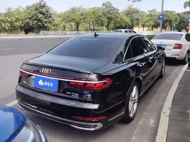 Audi A8 — Фото автомобиля 3