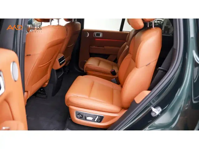 Li Auto L8 — Фото автомобиля 7