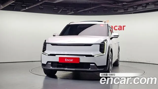 Kia EV9 — Фото автомобиля 3