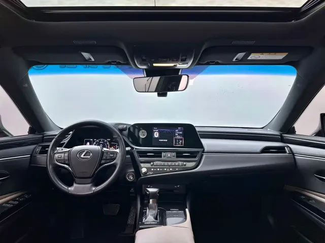 Lexus ES — Фото автомобиля 8