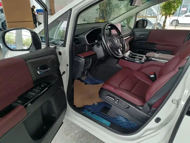 Honda Elysion — Фото автомобиля 15