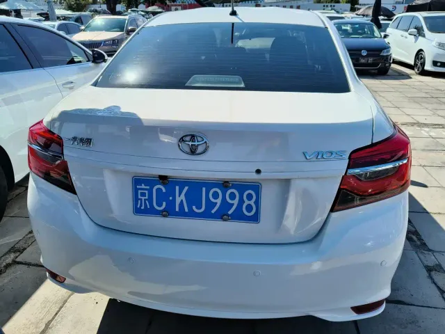 Toyota Vios — Фото автомобиля 5