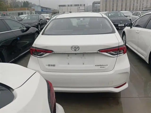 Toyota Corolla — Фото автомобиля 5