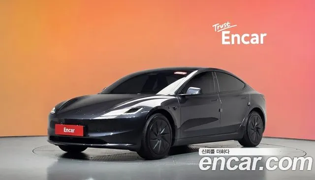 Фотография автомобиля — Tesla Model 3