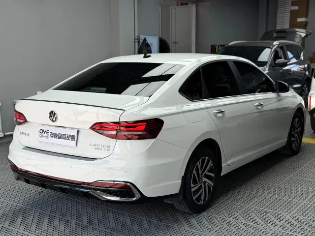 Volkswagen Lavida — Фото автомобиля 6