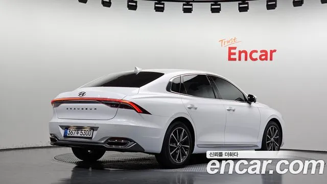 Hyundai Grandeur New — Фото автомобиля 2