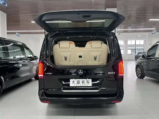 Mercedes-Benz V-Class — Фото автомобиля 25