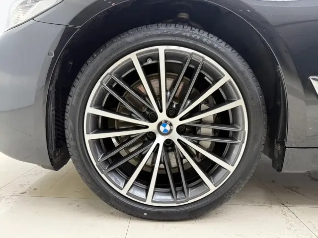BMW 5 Series — Фото автомобиля 23