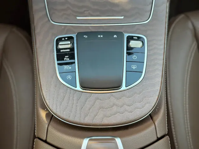 Mercedes-Benz E-Class — Фото автомобиля 14
