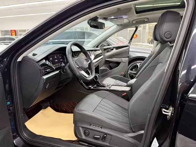 Volkswagen Passat — Фото автомобиля 7
