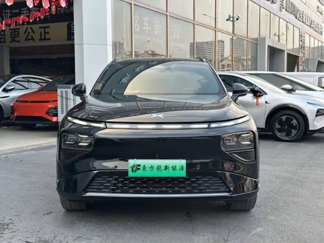 Xpeng G9 — Фото автомобиля 2