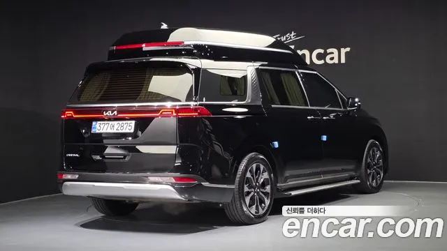 Kia Carnival Generation 4 — Фото автомобиля 2
