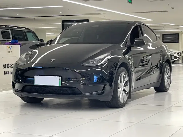 Фотография автомобиля — Tesla Model Y