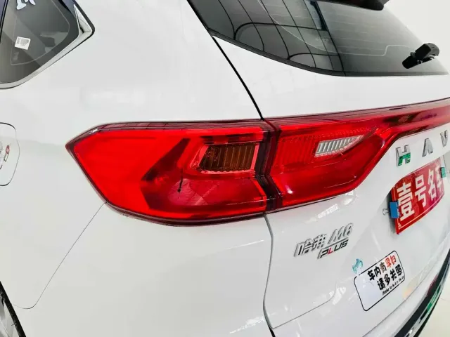 Haval M6 — Фото автомобиля 14