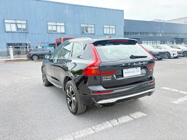 Volvo XC60 — Фото автомобиля 6