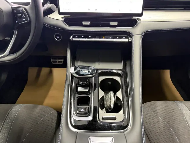 Geely Xingrui — Фото автомобиля 11